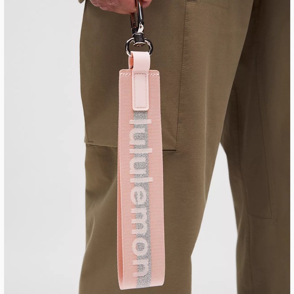 Lululemon Never Lost Keychain - Wordmark - Picture 3 of 7